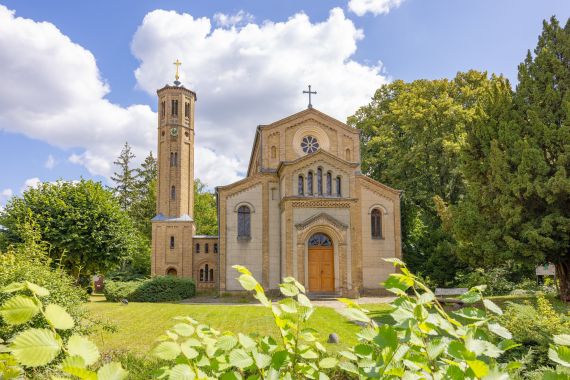Kirche Caputh, Foto: Martin Karnbach, Lizenz: Gemeinde Schwielowsee Kirche Caputh, Foto: Martin Karnbach, Lizenz: Gemeinde Schwielowsee